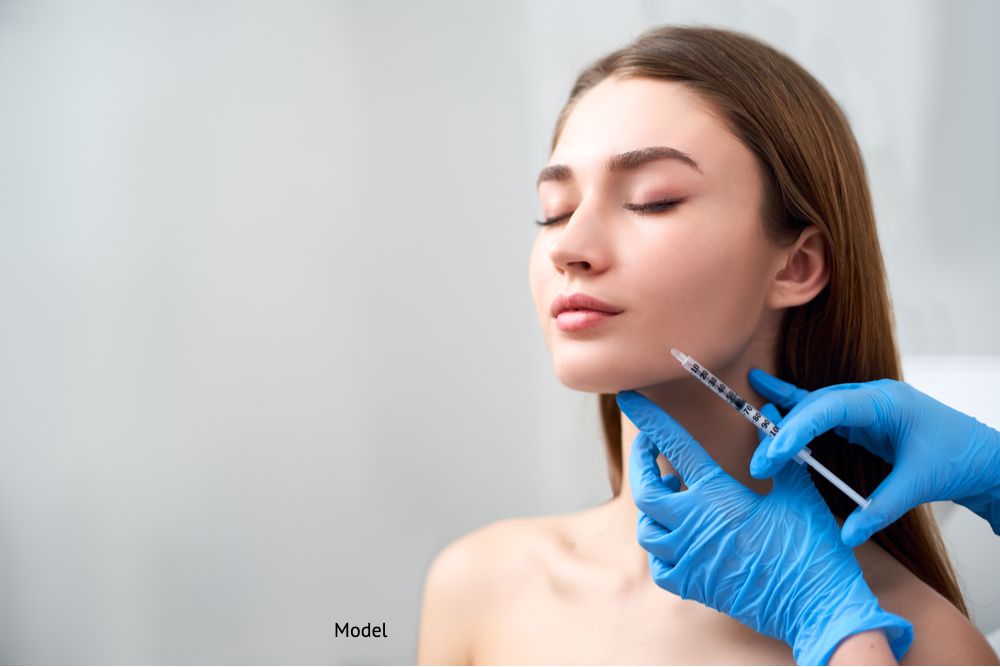 Woman getting dermal fillers